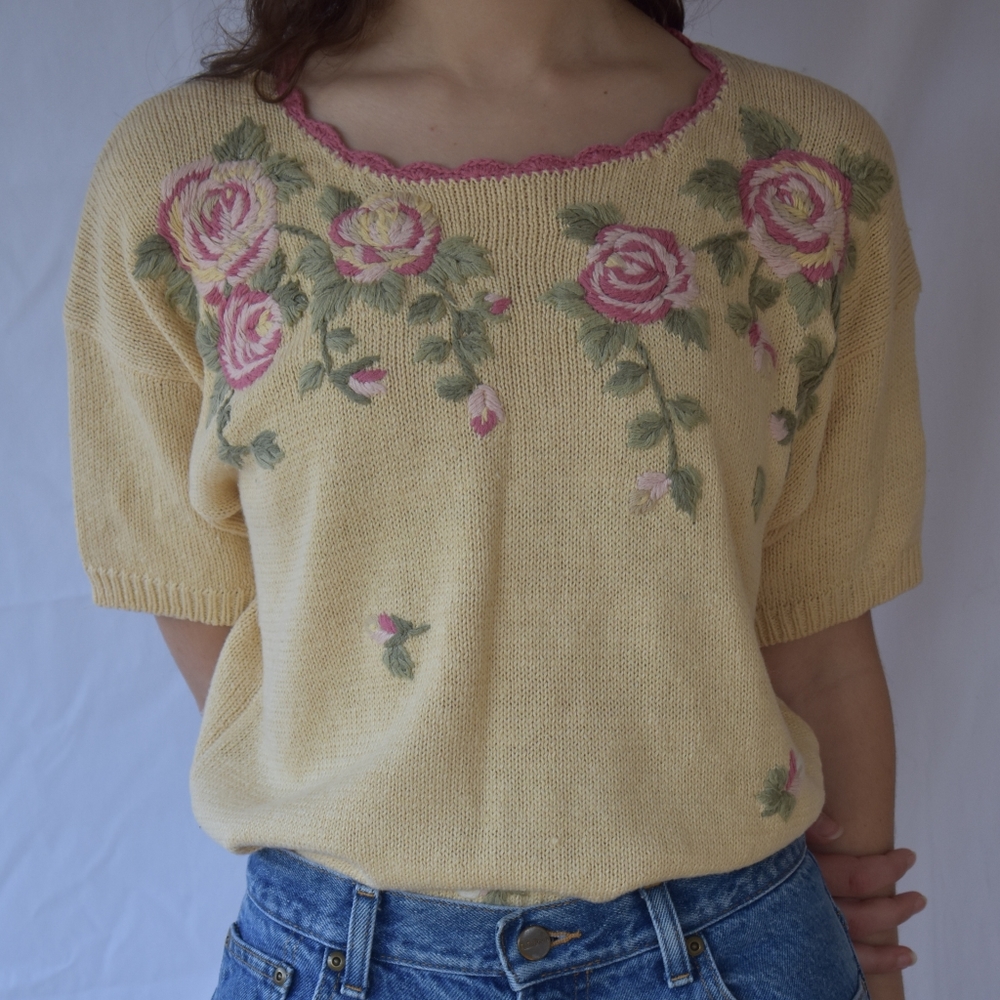 Vintage Tan Floral Rose Knitted Short Sleeve Sweater Top